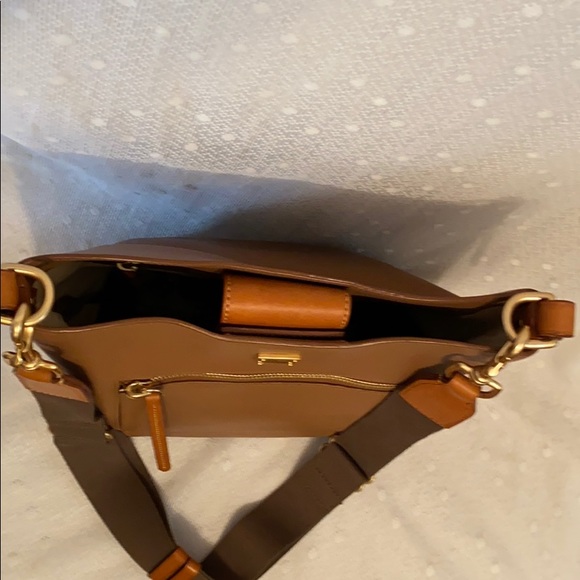 *SOLD*Dooney & Bourke Saddle Medium Roxy Crossbody - Picture 5 of 9